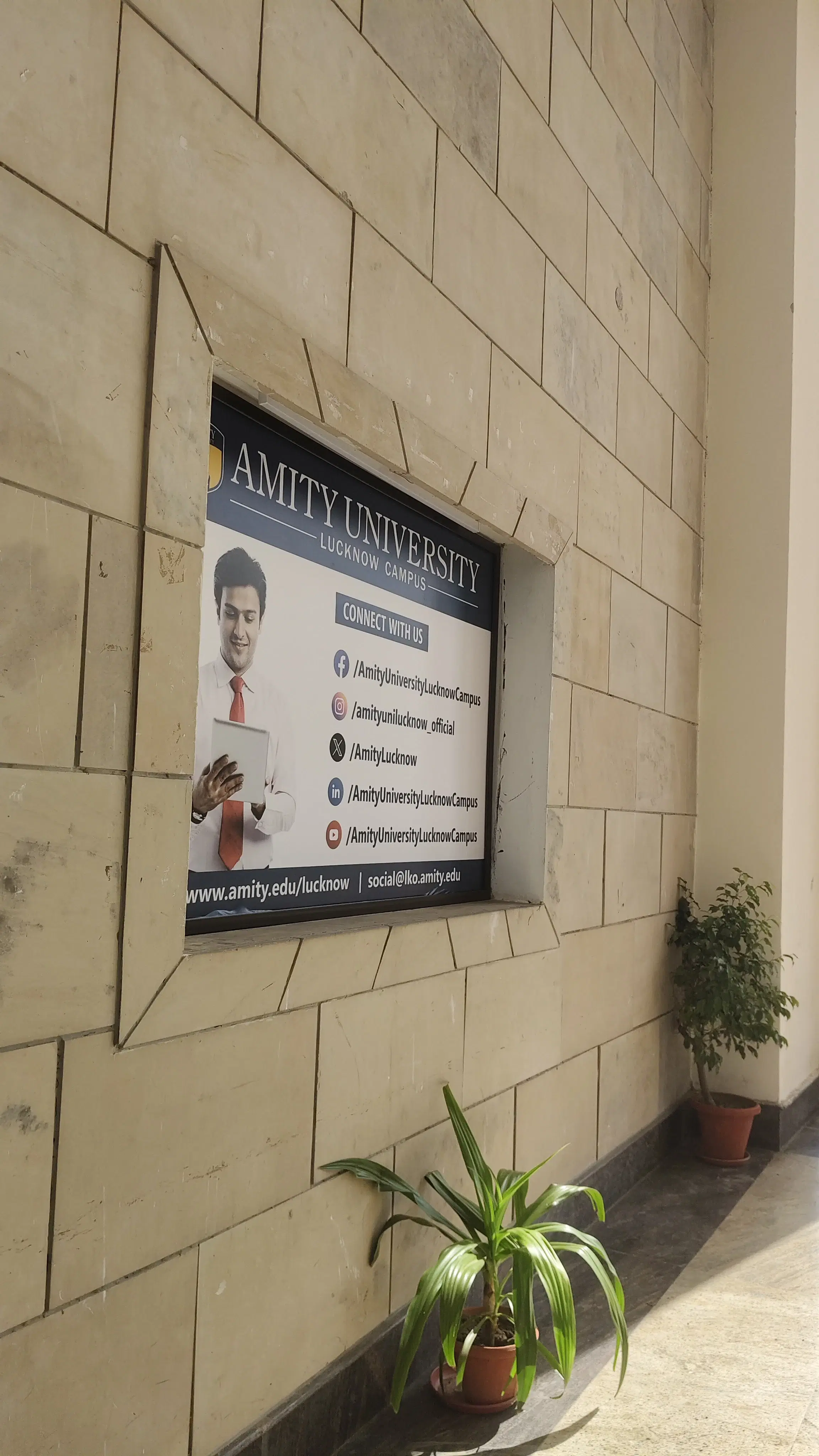 Amity University Lucknow Academic Building photo 10